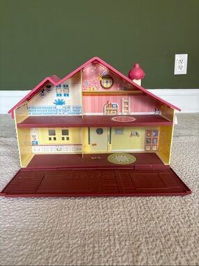 Bluey Foldable Playhouse Dollhouse Playset for Imaginative Play